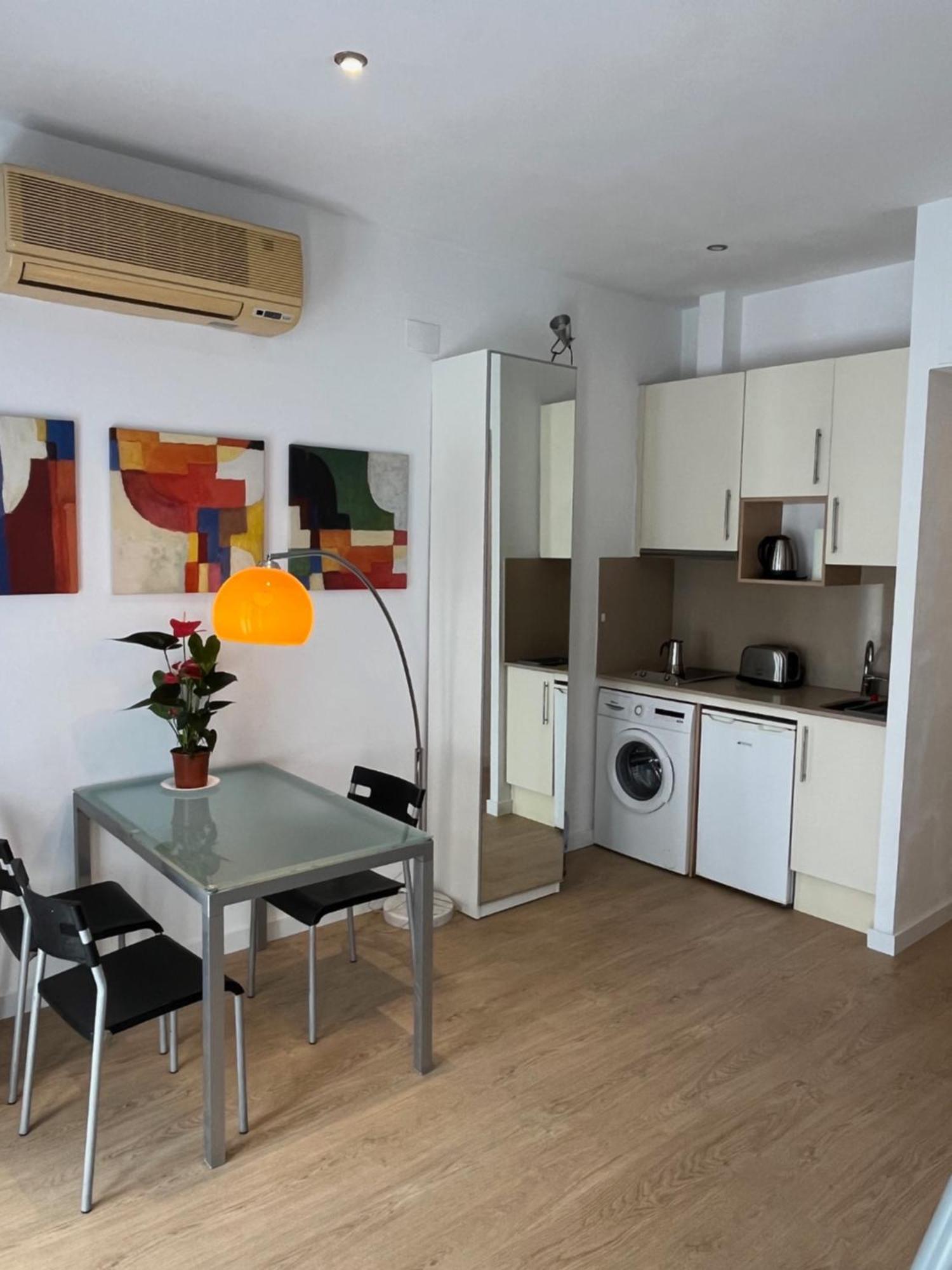 Studio By Sants Market Barcelona Eksteriør billede